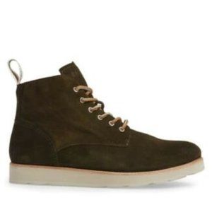 Men's Blackstone Dark Green Suede Chukka Boot. Plain Toe, Mid top. Size 44.